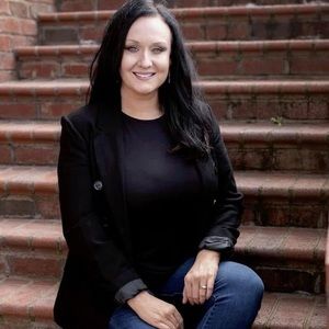 Meet your Posher, Kimberly